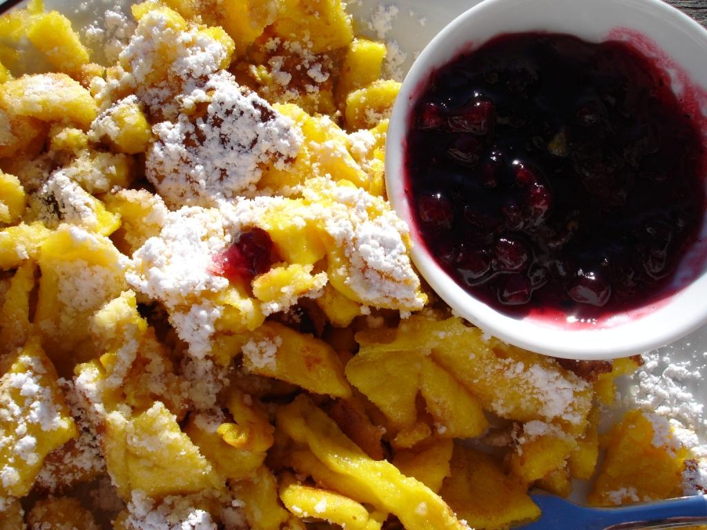 Kaiserschmarrn mit Preiselbeeren